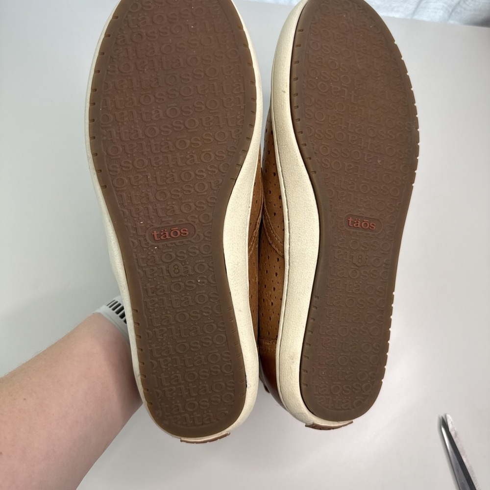 TAOS Court Shoes Slip-On Size 8 Caramel Brown Leather Sneakers Loafers NEW - Picture 8 of 9